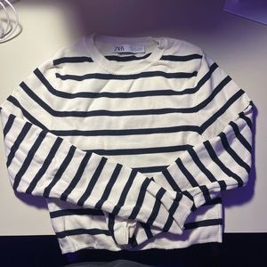 Zara long sleeve cropped shirt knit material